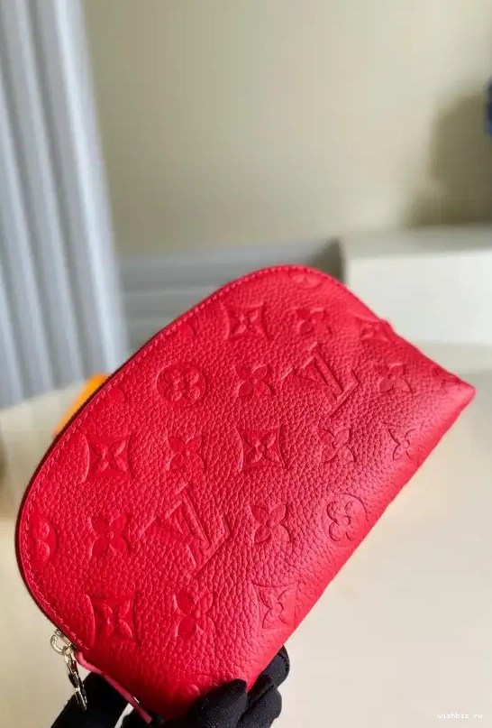 WIS VUITTON COSMETIC LOUIS POUCH 0510